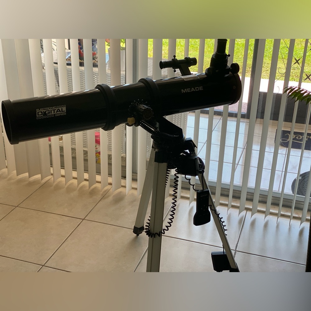 Meade Black Telescope